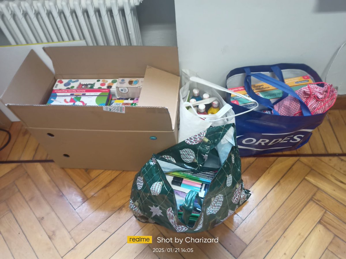 Gracias, familias, por las donaciones de material con destino a centros escolares de Valencia ❤️‍🩹, en la recogida organizada por FAMPA Cantabria. 

Esta mañana lo hemos entregado 🚚 junto a más donaciones del Colegio, en el local habilitado en Viérnoles.

👏🏻👏🏻👏🏻