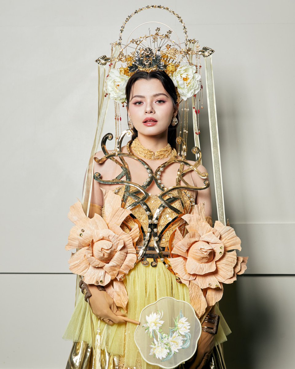 ThaimazingMNL's tweet photo. LOOK: The stunning Becky Armstrong for King Power Chinese New Year 2025. 

CHINESE NEW YEAR WITH REBECCA #KingPowerCNY2025xBecky 
#Beckysangels
📸 IDOLFACTORYTH (X) https://t.co/zv8Fc5Njte