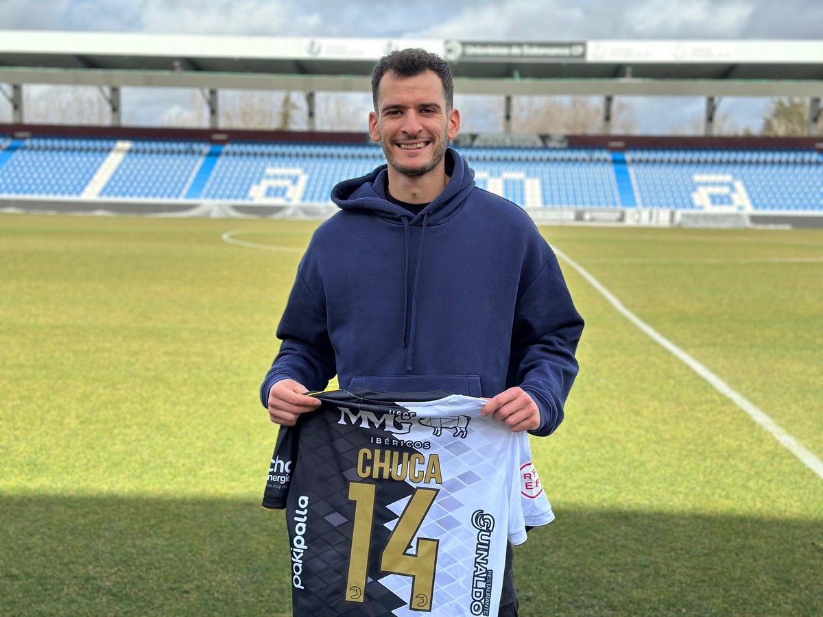 UnionistasCF's tweet photo. 📸 Esta mañana ha tenido la presentación ante los medios de las tres incorporaciones invernales: 

➡️ Ortuño 
➡️ Chuca
➡️ Pablo García 

🎥 Esta tarde podrás oír sus primeras palabras como unionistas.

#Creemos ⚪⚫ https://t.co/42YgaIVq4X