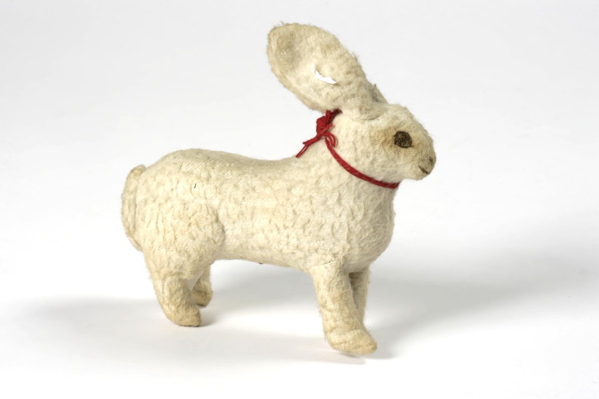 wikivictorian's tweet photo. Soft toys, 1906. Victoria &amp; Albert Museum. https://t.co/AnQaoFQInr