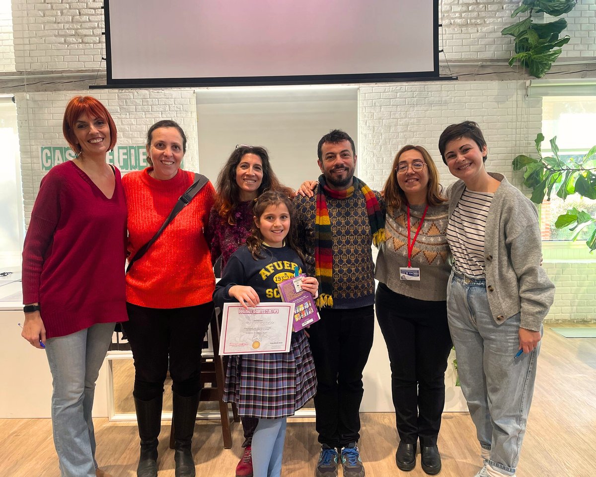 ¡Estamos muy orgullosos 📚✨! Nuestra alumna Mar, de 4º de primaria, ha logrado pasar a la final del concurso 'Pequeños Gigantes de la Lectura', promovido por el Ayuntamiento de <a href="/MADRID/">Ayuntamiento Madrid</a> . 👏🌟 ¡Enhorabuena por este gran logro! Estamos seguros de que brillarás en la final 📖💪.
