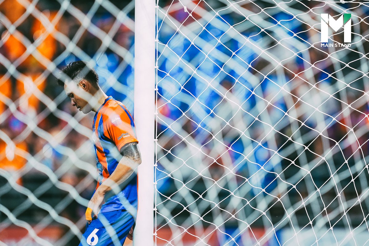 feelphoto3's tweet photo. มิติจากเลนส์ 400 mm 2.8 ทะลุตาข่ายจะเป็นแบบนี้เลยครับ
#MainStandPhoto #SportsPhotojournalist #SonyThai #PORTFC #ช่างภาพข่าวกีฬา #FEELPHOTO https://t.co/JXJRVHIV2a