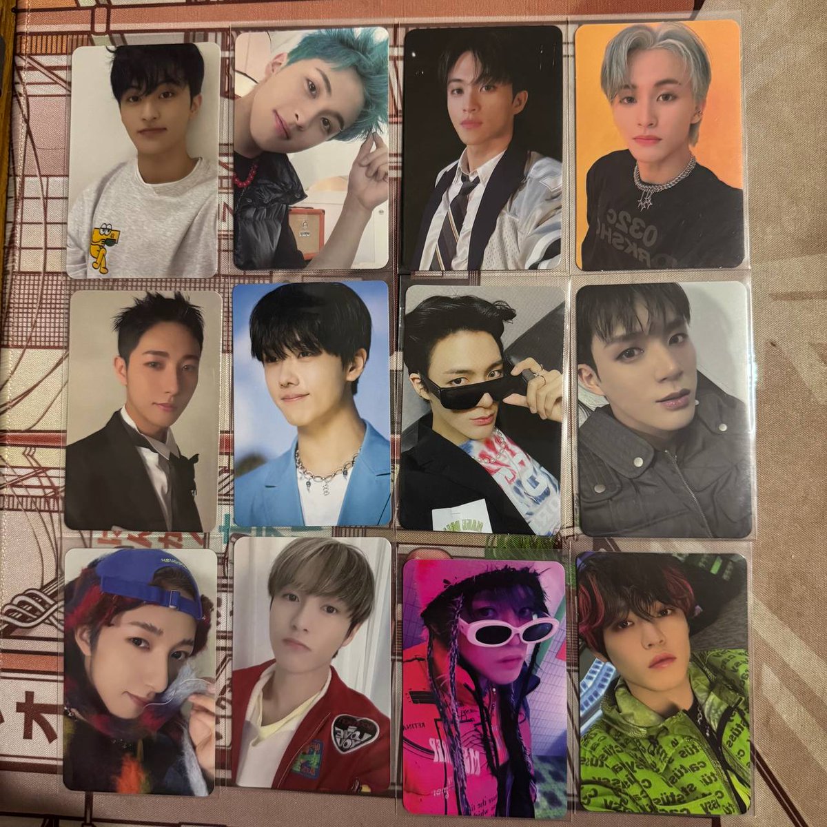 wayv yangyang photocards - 50 pesos
nct dream photocards (right pic) - 20 pesos