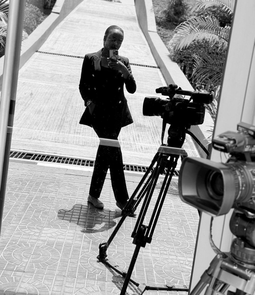 Flora Limukii tweet media