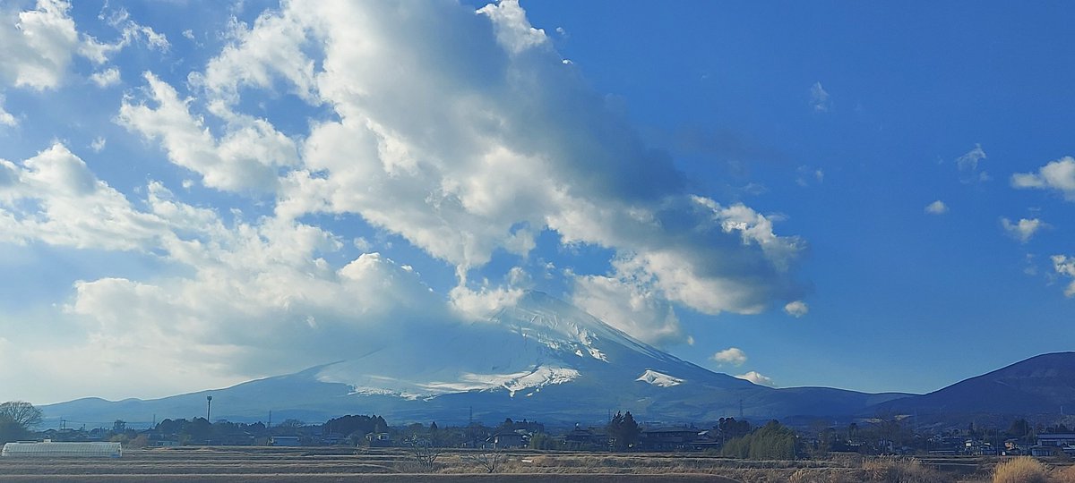 technopolymer_x's tweet photo. 今日は御殿場で歯医者さん関係のお客様とお打ち合わせ

#テクノポリマー
#射出成形
#押出成形
#歯医者 https://t.co/akLsUiCns1