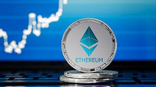 EstrategiasTv's tweet image. ¿Es momento de renunciar a #Ethereum? ow.ly/JMVS50UKQ0R #criptodivisas #criptomonedas