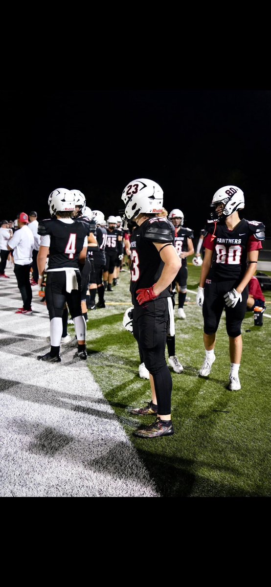 Im am honored to announce my commitment to <a href="/WLC_Football/">WLC Football</a> ✝️🏈!! I’m greatful for this incredible opportunity! I would like to thank my lord and savior Jesus Christ, my family, my coaches, teammates, and friends for supporting me!!
<a href="/Wilmot_Football/">Wilmot Football</a> 
<a href="/Coach_Hopkins40/">Brian Hopkins</a> 
<a href="/coachsquare/">Keiya Square</a>