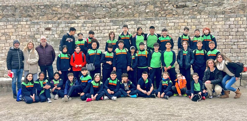 Ahir els alumnes de 6è van gaudir d'una sortida cultural, tradicional i de pastoral 🌟 per commemorar el dia de Sant Fructuós.
La sortida va permetre als alumnes connectar amb la història i les tradicions de Tarragona, tot reforçant els valors de la nostra comunitat educativa 🌟