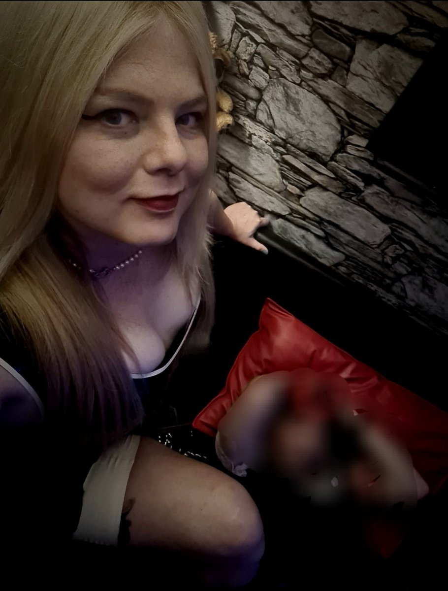MistrssMidsomer's tweet photo. Follow me on fetlife https://t.co/KkhgekUFSE https://t.co/HHqWuJ2EBR