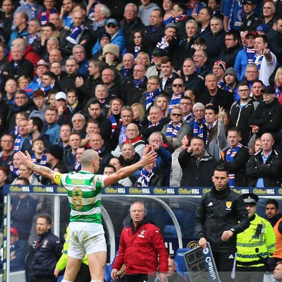 Celtic1967_com's tweet photo. 📸 7 years ago today, this picture was taken. Unbelievably iconic 🍀 https://t.co/FIlJIYZhuj