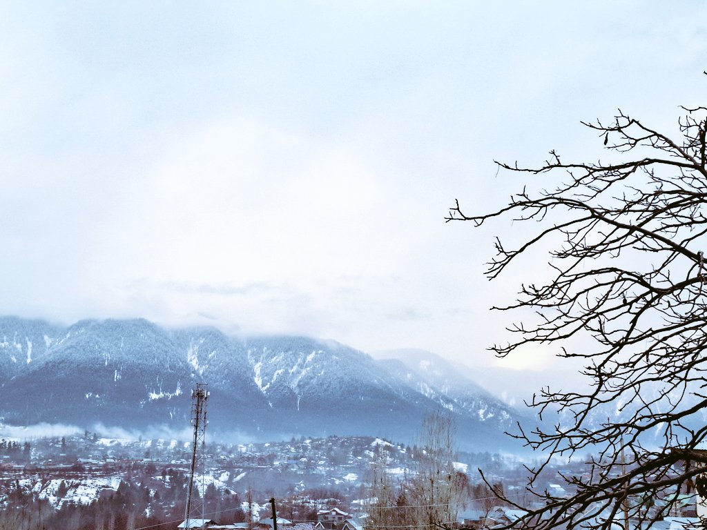 SheikhDanish_sd's tweet photo. Gulmarg: Winter wonderland ❄️ 🏔 🌨 https://t.co/Vw4Ok6vivN