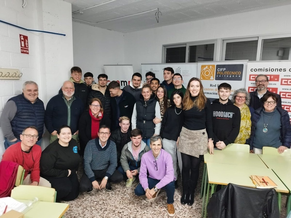 Participación del #ISSL en el I HACKATHON DE SEGURIDAD Y SALUD LABORAL “CREANDO IDEAS: EMPRESAS QUE FOMENTAN LA CULTURA PREVENTIVA” celebrado en el #CIFPPolitécnicoCartagena.
Enhorabuena a los estudiantes ganadores!