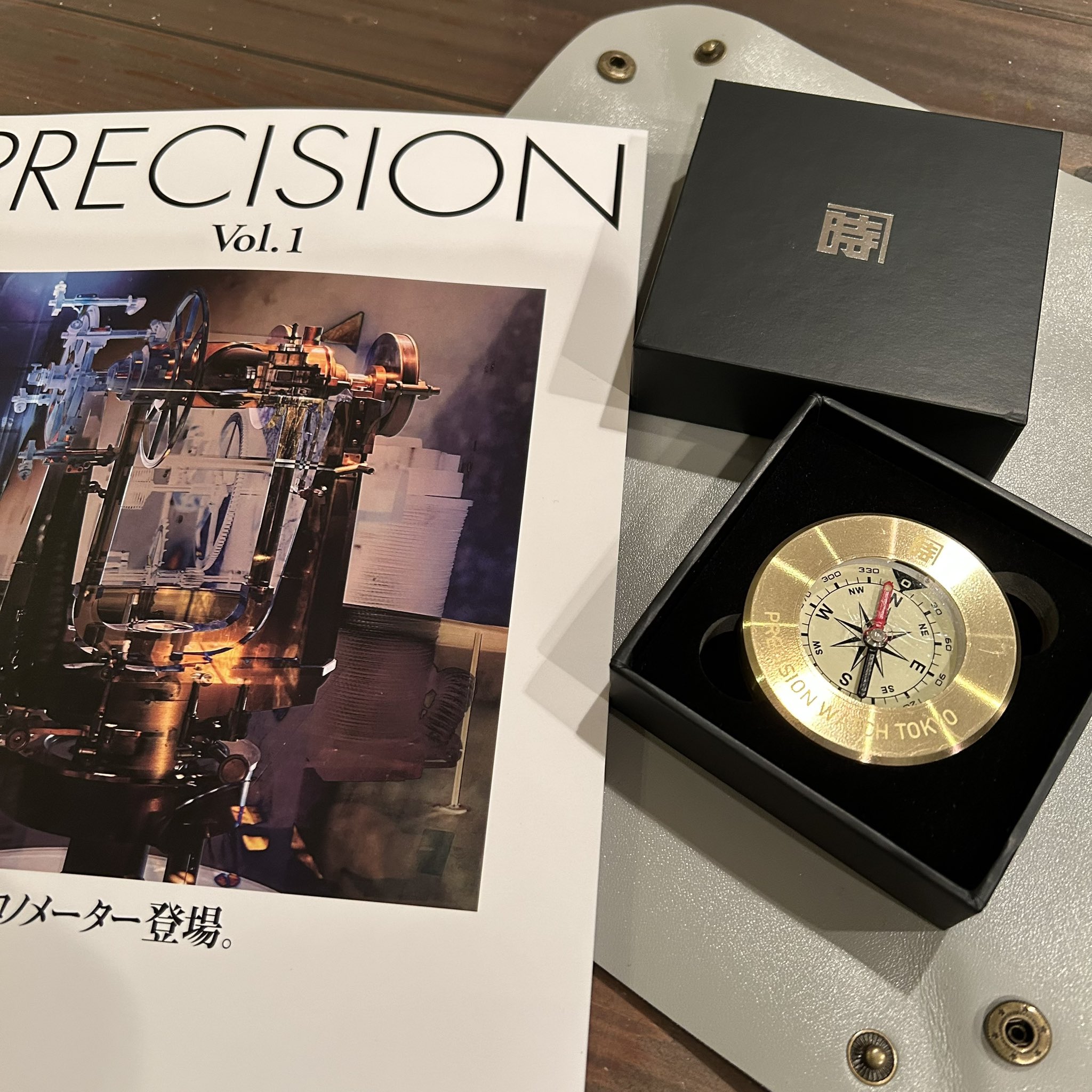 2点おまとめ◼️蔵からスイス製と思われるハンティングの超カッコイイ金属のバッチ Amazon.co.jp: 美しい古美術品??蔵からスイス製と思われる