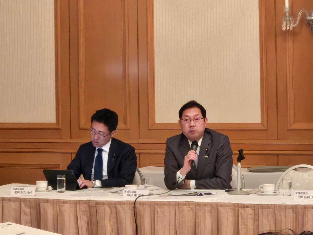 今日は、第23回ゲノム医療推進研究会。群馬大学の秦健一郎教授においで頂き、「エピゲノムーーゲノム解析だけではわからない遺伝子スイッチとがん・難病との関係」と題したプリゼンを頂く。メチル化など、難解な内容に、戸惑い気味。