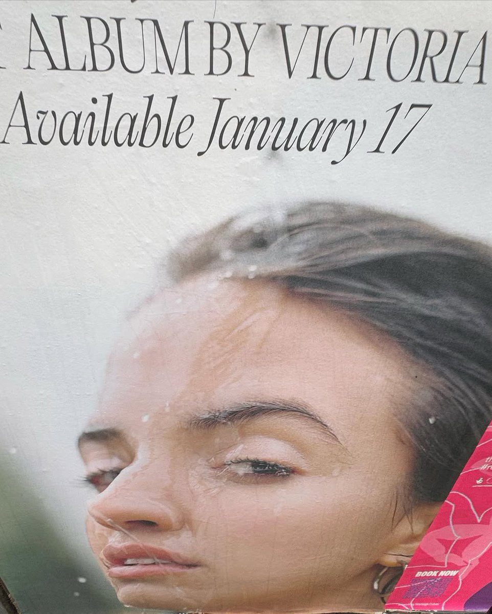 london i am so cold and so happy to be here! come see my acoustic set &amp; vinyl signing TONIGHT at <a href="/RoughTrade/">Rough Trade</a> East (doors 7, show 8). bristol tomorrow (doors 6:30 show 7:30) !!! 💖

LONDON: link.dice.fm/Ia550436ffeb
BRISTOL: link.dice.fm/l2ad2f9e3383