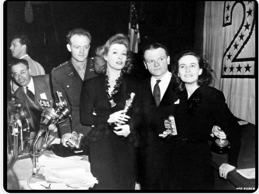 Oscar winner #TeresaWright: “I wish Major Wyler were here tonight so I could thank him first for his splendid direction," she said upon winning Best Supporting Actress for MINIVER. (Also nominated in the Best Actress category, she lost to co-star Greer Garson.) #TCMParty #Oscars