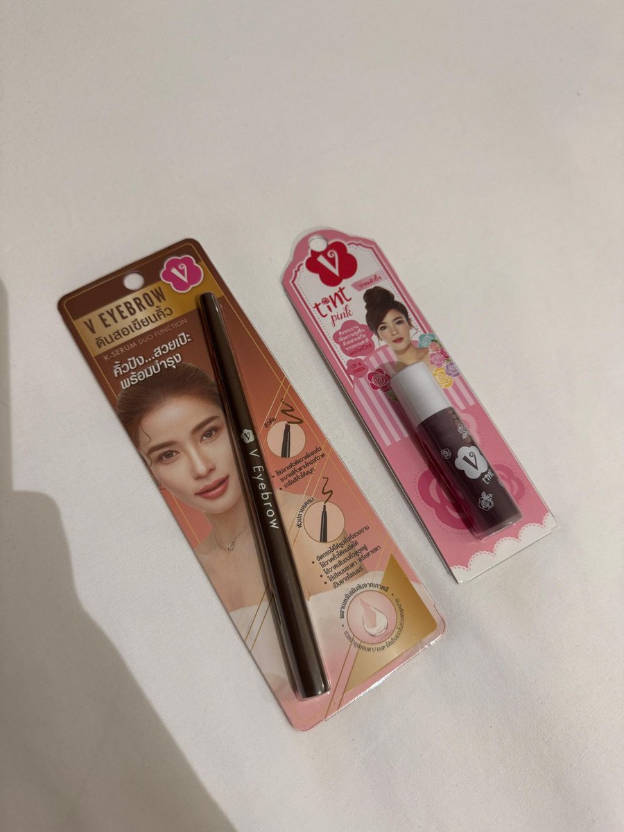 zalyazahari's tweet photo. 12. Local makeup brand yang famous 

- Sasi 
- Srichand 
- Sivanna colours 
- V Brand

I beli 4 brand ni memang best. Eyeshadow , blusher colur dia sangat pigmented 💕 Eyeliner V brand tu paling best pakai berapa sec je dah kering &amp; waterproof https://t.co/CgkilmPXN5