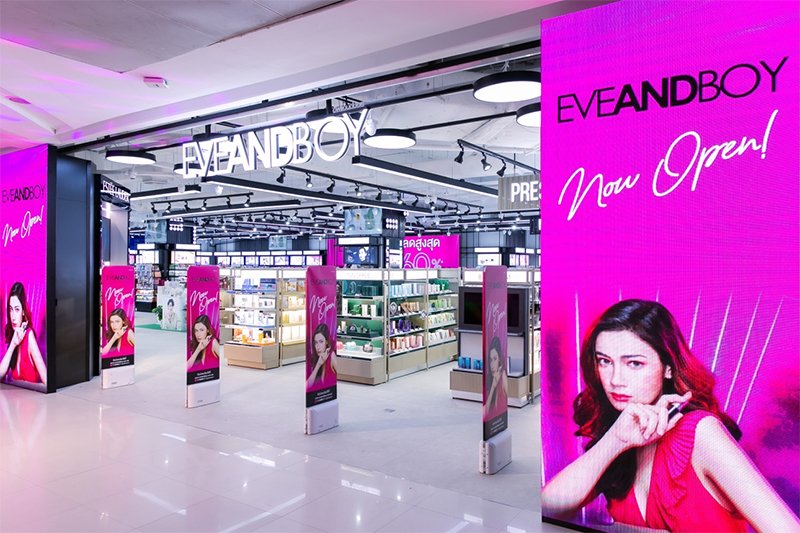 zalyazahari's tweet photo. 13. Makeup &amp; Skincare hunting 

Cari kedai Eve &amp; Boy or Boots. Dua kedai ni ibarat Guardian &amp; Watson kita la. Semua ada sini international &amp; local makeup ado 💕 Dia selalu ada promotion memang murah macam price Guardian promo 50% https://t.co/6UZEaWuIBb