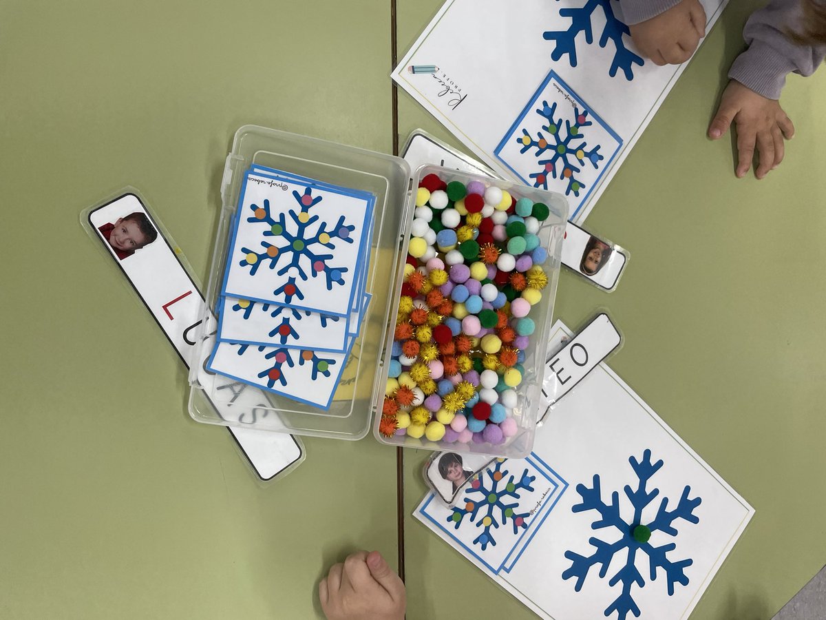 pepasierra1's tweet photo. Maravillosa mañana. Sesión #escuela4.0 #desconectadas #pensamientocomputacional en Infantil y Primaria con material preparado por las profesoras de @ceipmirobriga Un placer trabajar con vosotras @CompDigEdu_SA @CFIE_CR https://t.co/35EKUIPVzd