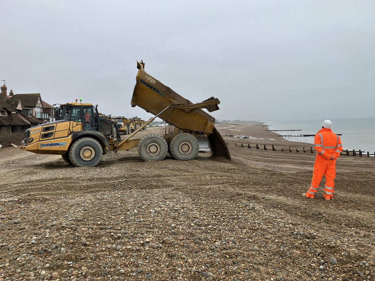 MREATLO's tweet photo. Great opportunity promoting the extensive beach works @EnvAgencySE are leading on in Lancing.

20000 tonnes of shingle is being recycled. That’s the same amount as 1600 London buses or 3 Royal Albert Halls.

#WinterReady

@itvmeridian @bbcsoutheast @brightonargus https://t.co/Js42hXUY0h