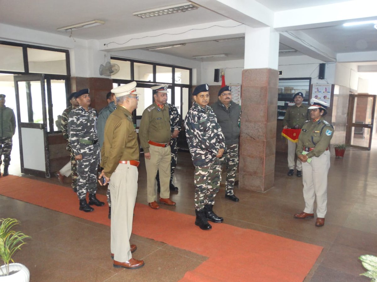 ChbSsb's tweet photo. Shri Amrit Mohan Prasad,IPS #DG SSB visited Composite Hospital
SSB,Bathnaha on 22.01.25 https://t.co/ohCtUsJGUF