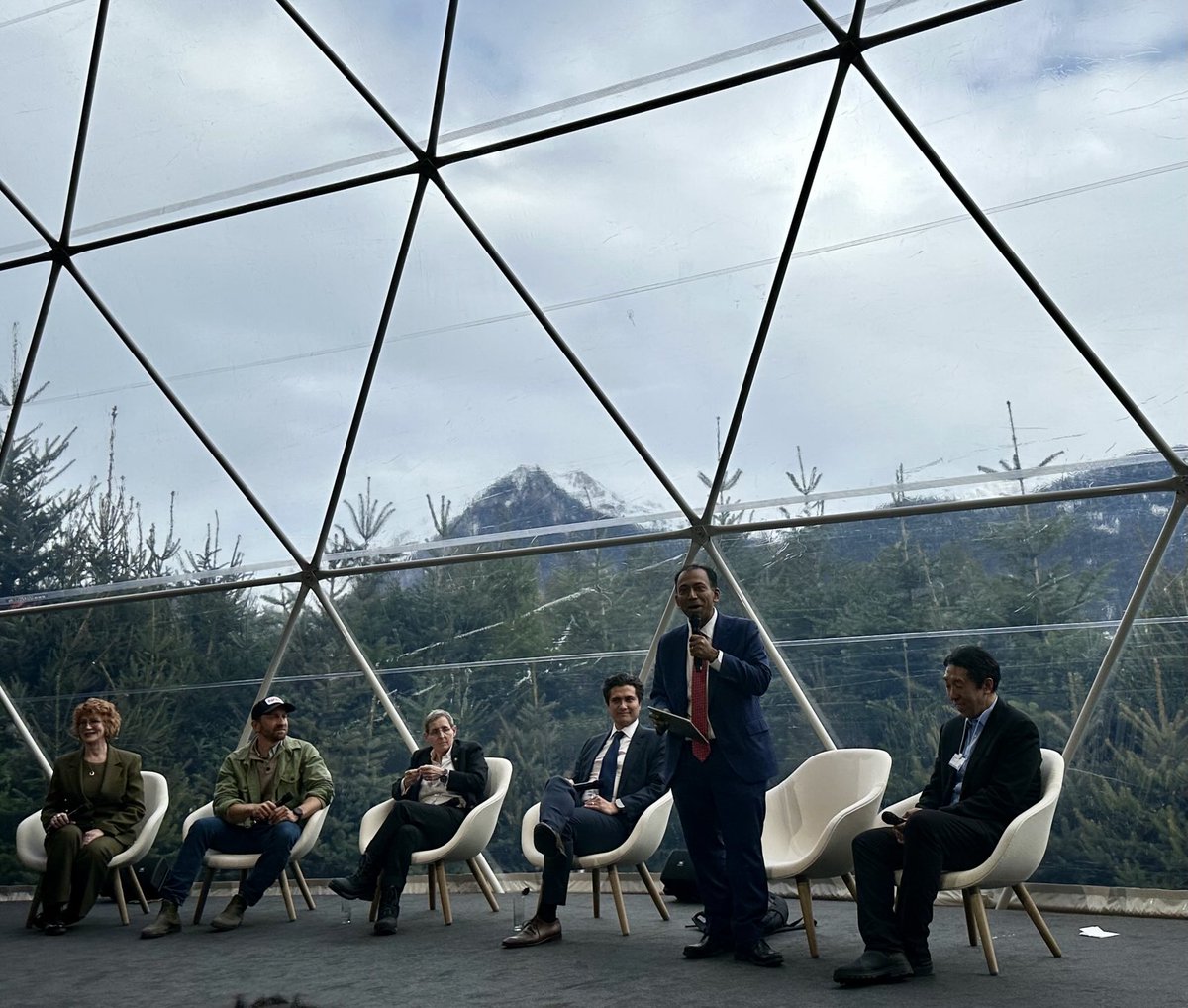 Maria Ivanova tweet media