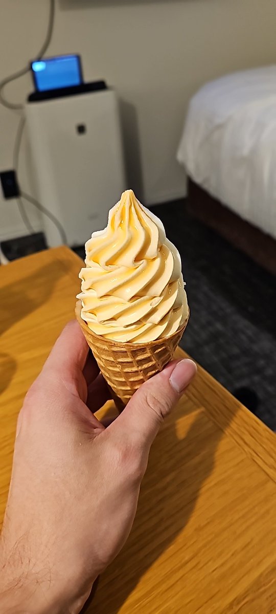 Kal Dingo (@kalthedingo) on Twitter photo Good boy icecream! Good boy icecream!