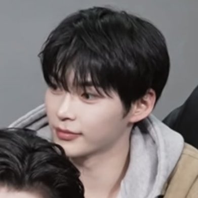 한빈이 이날참잘생겻다