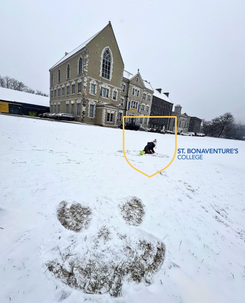 First “big” snowfall <a href="/StBonaventures/">St. Bon's 🇨🇦</a> ❄️ Our Kindergarten students embraced the snowy fun, combining PE with science as they explored snow and its capabilities. Movement, learning, and winter magic all in one! #ActiveLearning #WinterWellness