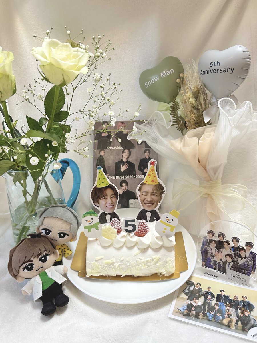 8abeeeeeeeee8's tweet photo. 5th  Anniversary⛄️❄️ https://t.co/2tvvKPuPW0