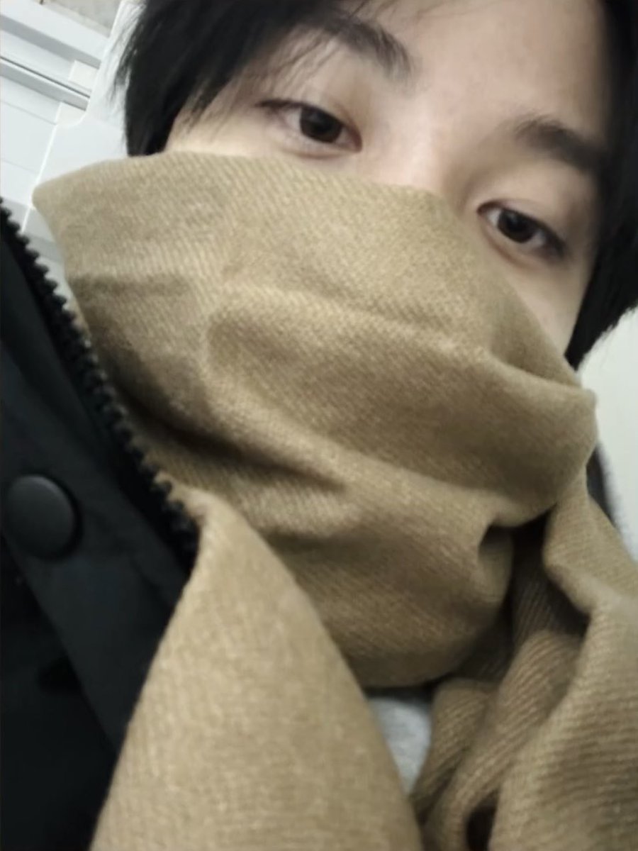 hwvnxx's tweet photo. 🧣🩵🫂 https://t.co/fGZtTNxVHA