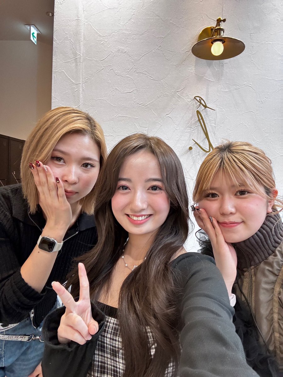 【咲輝】 Gh5tAlkaQAAxz5Q.jpg