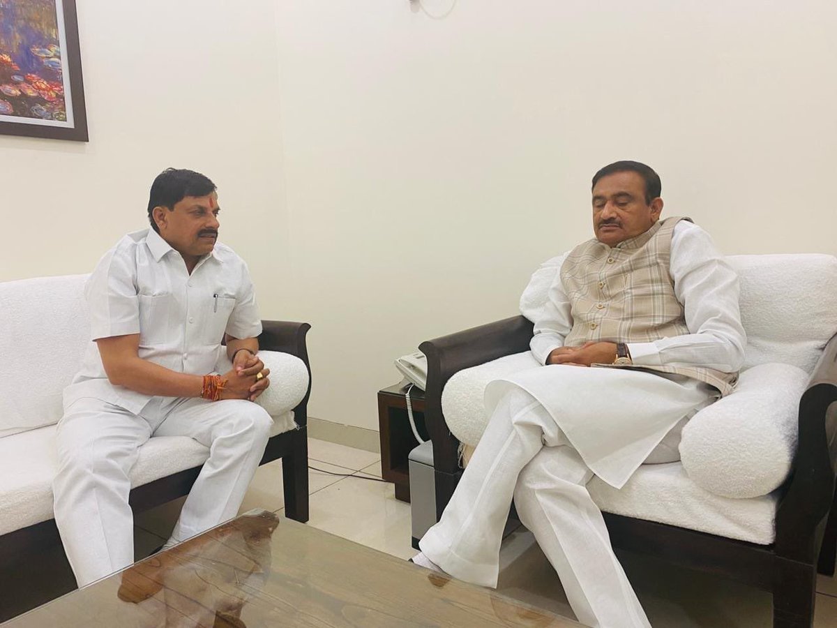 Yogeshyonline's tweet photo. इस तस्वीर से क्या सीख मिलती है !
मध्य प्रदेश के युवा क्या चाहते हैं ,
1. #MPPSC Reform
2. #MPPEB Reform
3. Unhold 13% Hold Results
4. Fare and Corruption Free Recruitment Process
5. #MPPSC_PROTEST में युवाओं पर लगे झूठे केस वापस लेना !
वैसे भी एक न एक दिन #ExCM होना ही है! https://t.co/Cdatf5Hyrh