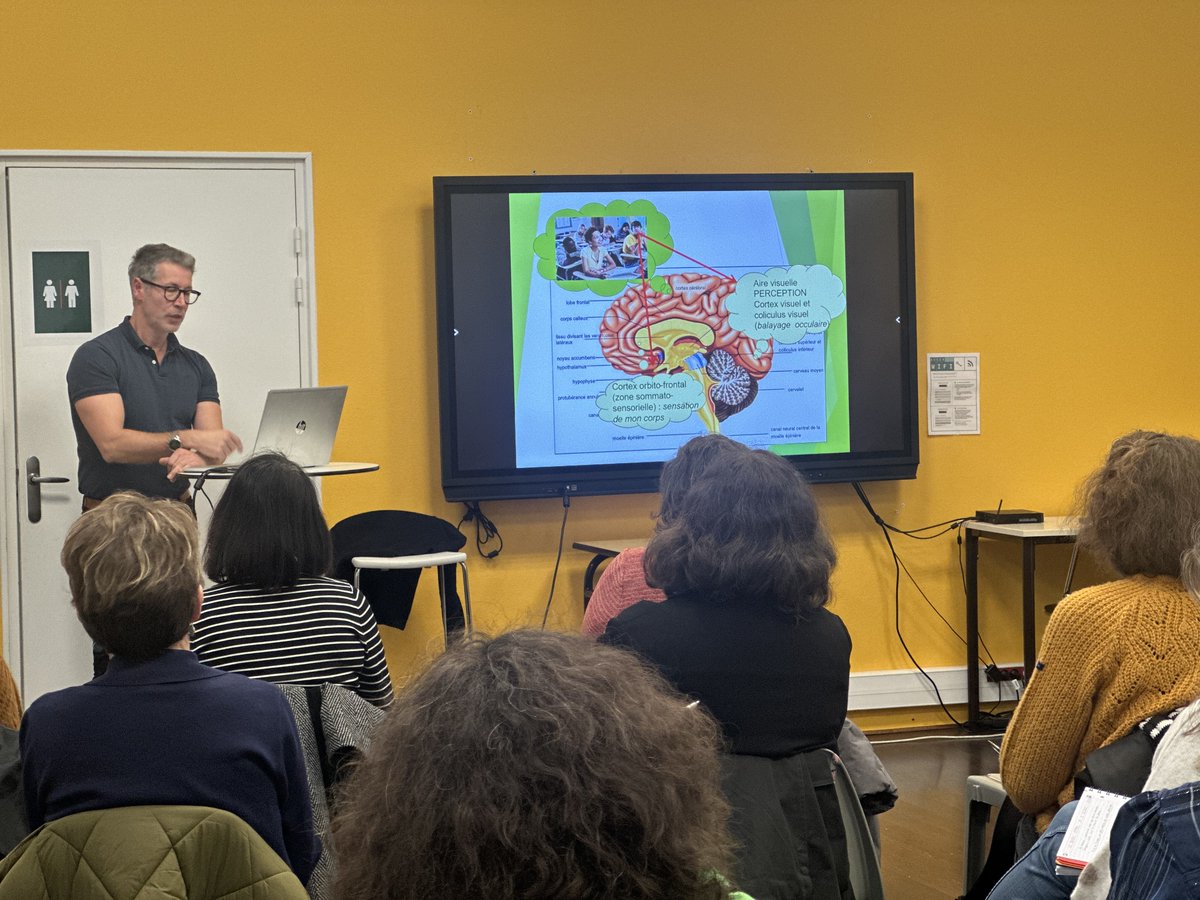 🎙️ Introduction par les équipes de l'Atelier Canopé 41, suivie du lancement de la conférence "Le bien-être à l'École : poser une qualité relationnelle au service de la communauté éducative", animée par <a href="/VincentPare2/">Vincent Pare</a>. 

#bienêtre #conférence
<a href="/dsden41/">DSDEN de Loir-et-Cher - Académie d'Orléans-Tours</a> <a href="/ac_orleanstours/">Académie d'Orléans-Tours</a>