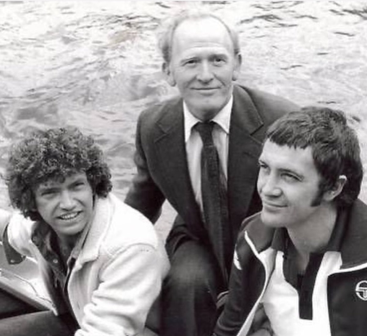 Santiago García tweet media