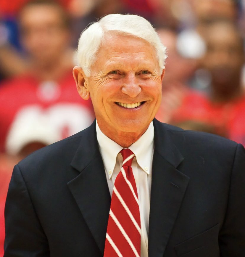 TheHoopHerald's tweet image. “The greatest competitors attack every single drill like it’s life or death. Winning matters, and every time you’re okay with losing a drill, you become less of a winner” - Lute Olson