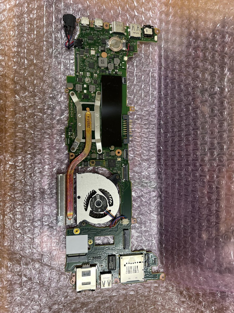 AKI_GRACE_2006's tweet photo. Fujitsu U939 マザーボード
celeron 4305U
動作未確認です。

1枚　¥900 https://t.co/bjjClWmthg