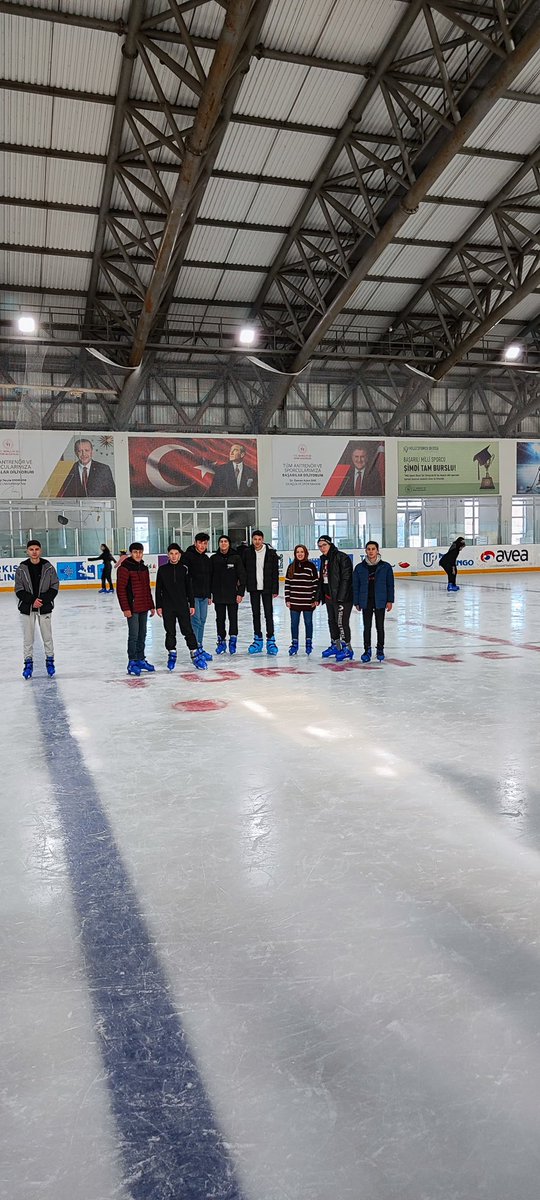 GSB_ErzurumGM's tweet photo. ❄️ GSB Kış Kulübü kapsamında sporu, eğlenceyi ve dostluğu doyasıya yaşıyoruz! ⛸️ Kışın tadını çıkarırken hem öğrendik hem de harika anılar biriktirdik. Bir sonraki macerada görüşmek üzere! ⛄️✨ https://t.co/cTsR9QxkTd