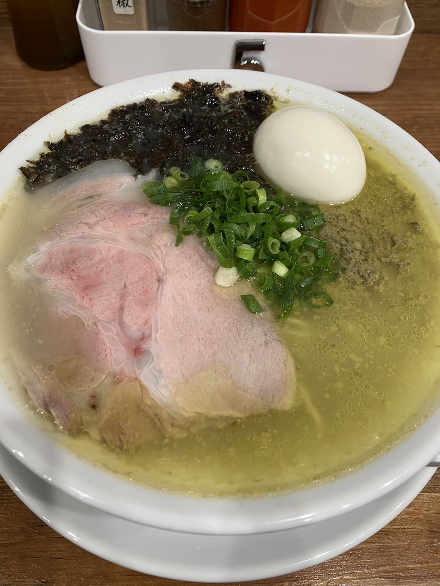 mine_cof's tweet photo. 先々週の備忘録
阿佐ヶ谷　無冠
牡蠣塩ラーメン
味玉トッピング

美味しい https://t.co/wVwknObeJh