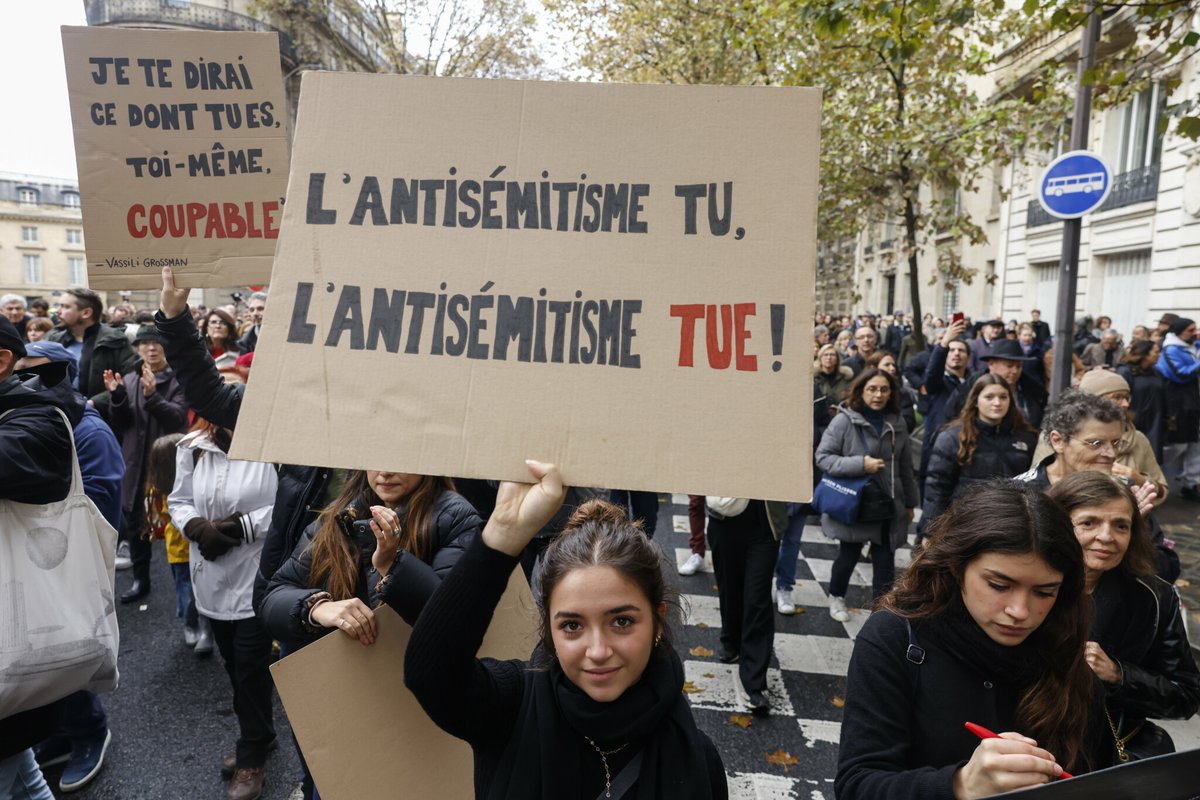 le_Parisien's tweet image. Antisémitisme : 1 570 actes recensés en 2024, le Crif dénonce un niveau « historique » pour la deuxième année consécutive
➡️ l.leparisien.fr/CutI