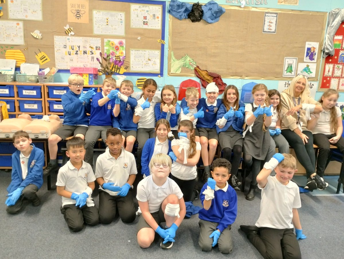 latimerprimary's tweet photo. 4KA have been very lucky to have Mrs Parker visit our classroom to teach us some first aid and CPR skills as part of our PSHE unit. #LatimerPSHE https://t.co/hFZXcmZTlo