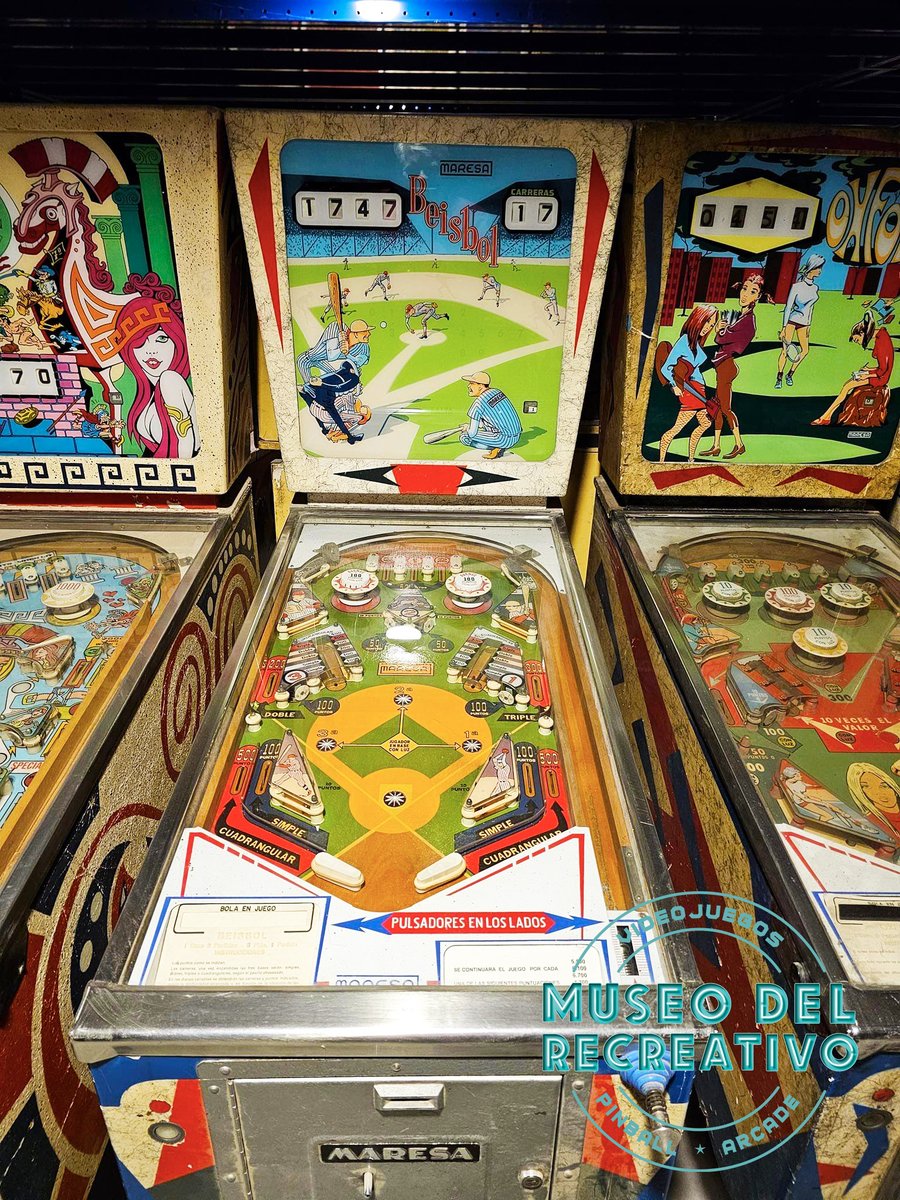 MuseoRecreativo's tweet photo. ¿Lo habías visto alguna vez? 🤩 Os presentamos a #Beisbol, el #pinball de #Maresa fabricado en 1971 (hace 54 años). Otra pieza de nuestra #colección. Un #pinball #electromecánico con dos marcadores para un único jugador. ¡¡Seguimos avanzando!! 💪💪
#Museo #MuseodelRecreativo https://t.co/WGFPnixuLT