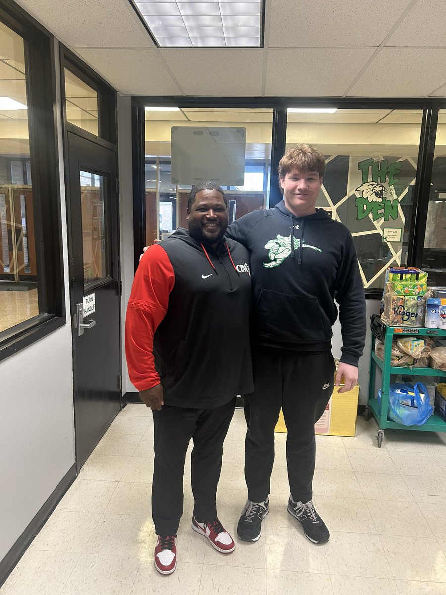 Had a great conversation with <a href="/CortBraswell/">Coach Cort Braswell</a> looking forward to making a visit this spring <a href="/GoBearcatsFB/">Cincinnati Football</a> <a href="/drehage38/">Derek Rehage</a> <a href="/HarrisonFBRec/">Harrison Football Recruiting</a> <a href="/HarrisonFootba1/">Harrison Football</a>