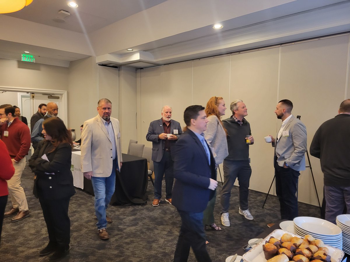 ULITampaBay's tweet photo. Some photos from last Thursday's StimULI Breakfast! What an innovative and impactful program Pinellas has created! We also featured artwork from Tony Krol, an artist in Tampa!

Pinellas County's Employment Sites Program: https://t.co/4gv9XfSCGS

#ULITampaBay https://t.co/SdogA8VTjJ