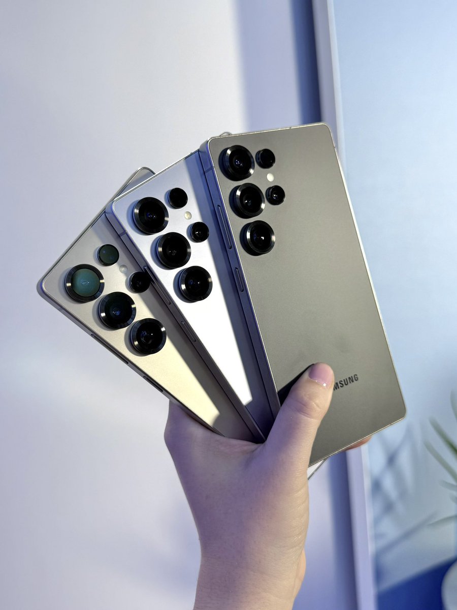 umadilojan's tweet photo. Finally The new S25 Ultra 🤩
@SamsungUK #GalaxyUnpacked #GalaxyAI #samsung #s25 #s25ultra #s25plus #samsunggalaxys25 #samsunggalaxys25ultra https://t.co/LT8qUZXND7
