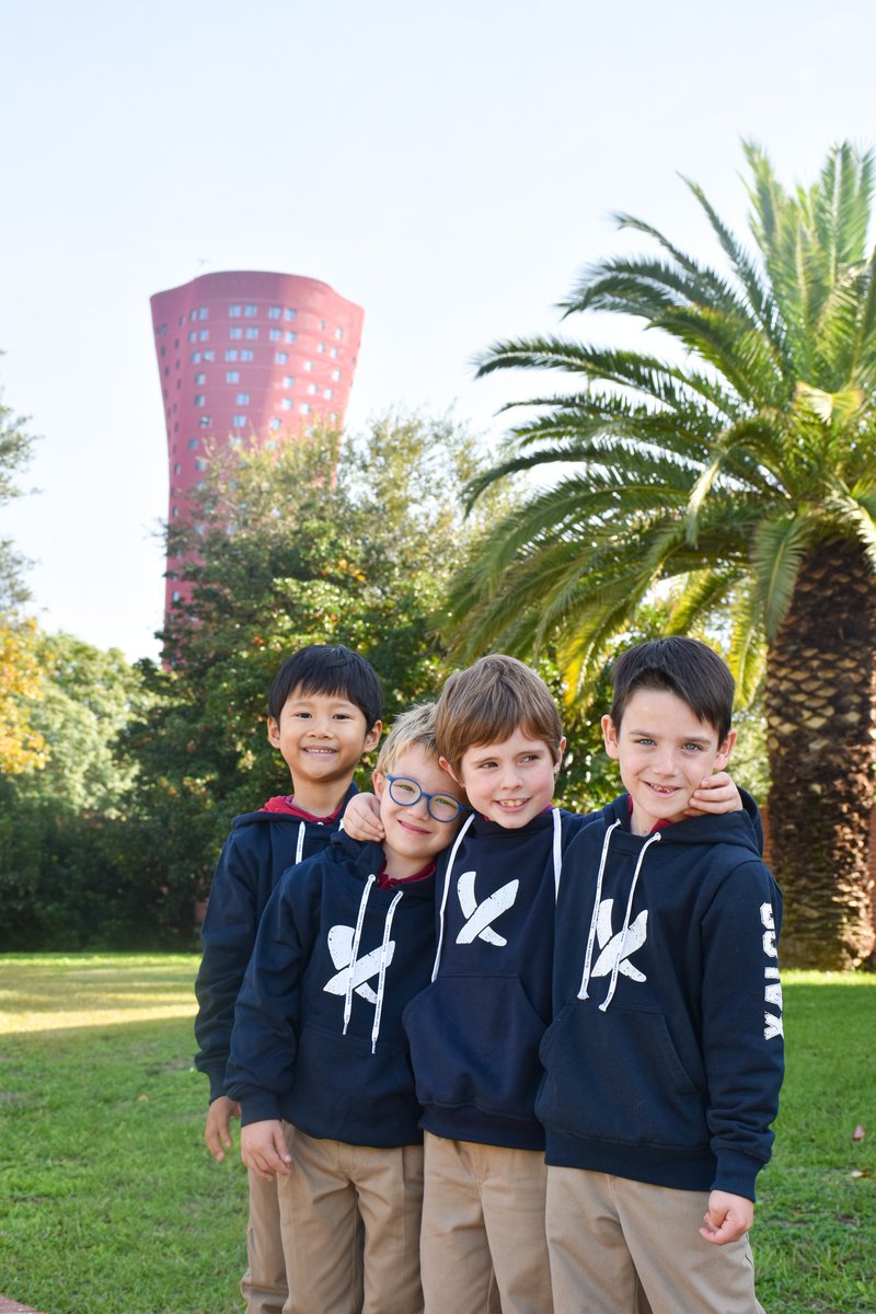 xaloc_edu's tweet photo. A 1A 1r de Primària a Xaloc, els alumnes inicien el PEP 📚, un programa educatiu de l'IB 🌍 que fomenta un aprenentatge actiu i significatiu. Amb atenció personalitzada 👩‍🏫 i col·laboració amb les famílies 👨‍👩‍👧‍👦, garantim el seu creixement integral.

#EducacióIB #FormacióIntegral https://t.co/5gHBcgWfX0