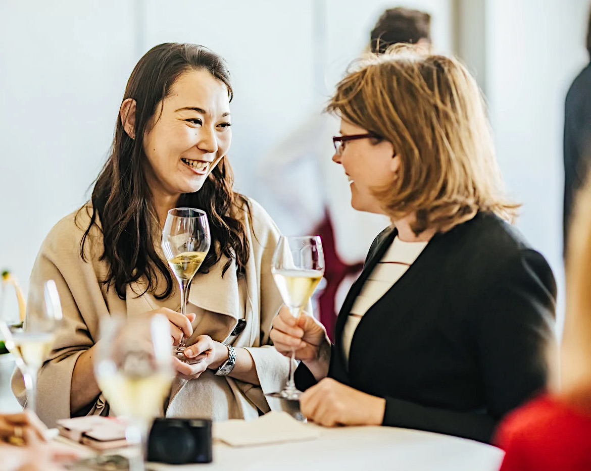 David took to our blog to share his thoughts around #DryJanuary🧐. He dives into his exploration of non-alcoholic wines and naturally low-alcohol alternatives while also questioning the overall trend. Read the full blog: bit.ly/4fWkio6