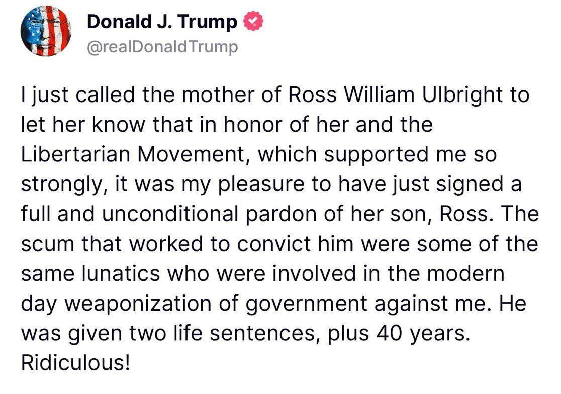 EurekaNews10's tweet photo. 🇺🇸 Donald Trump indultó al creador de Silk Road, Ross Ulbricht🤔🤨

El presidente estadounidense anunció que firmó una orden de indulto para el creador del mercado de la Ruta de la Seda, Ross Ulbricht, de 40 años, también conocido con el seudónimo de Dread Pirate Roberts, que cumple cadena perpetua desde 2014.

Silk Road fue el primer mercado en línea creado en 2011, donde se comercializaban de forma anónima productos prohibidos, incluidos documentos falsificados y drogas. El mercado estaba ubicado en la web oscura. Silk Road se cerró en 2013. Los ingresos de la tienda alcanzaron los 213 millones de dólares.

❗️ Se rumorea que Ulbricht fue indultado por una razón: se le conoce como la persona que dio a Bitcoin su primera liquidez. Al crear una reputación para bitcoin como una "moneda de drogas", la criptomoneda recibió su primer tipo de cambio de $500.

Por eso dicen que Ulbricht enterró un tesoro y tiene una cantidad de bitcoins que nadie más tiene.
