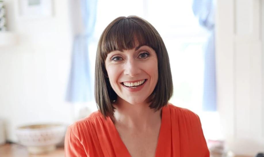 andrewboconnel1's tweet image. Am I the only Irish person who thought Sharon Tobin 
gave the Gov TDs a lovely easy ride tonight on RTEs 6 1 news in comparison to her line of questioning of opposition TD speakers. #FFFGRTE why doesnt Mehole and Harris move over and sit on the opposition benches too.
@rtenews?