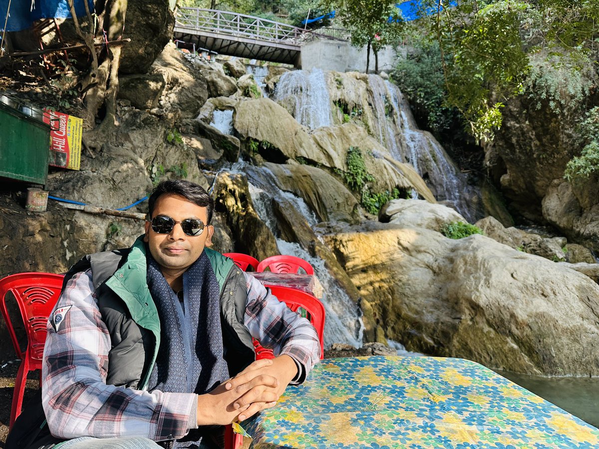 Zindagi hai Jee Lo Warna Guzar Jayegi ❣️
-
-📍Rishikesh 
-
#explore #travelphotography #travel #natural #rishikesh #uttarakhand <a href="/ShobhaRaniBL/">MLA ShobhaRani Kushwaha</a> <a href="/upendraKushwah_/">Upendra kushwaha</a>